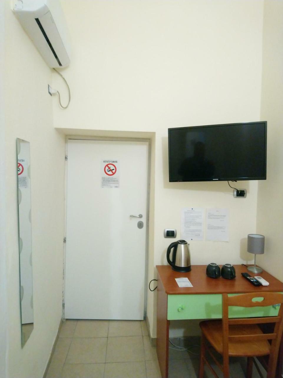 Le Ortensie Napoli Bagian luar foto